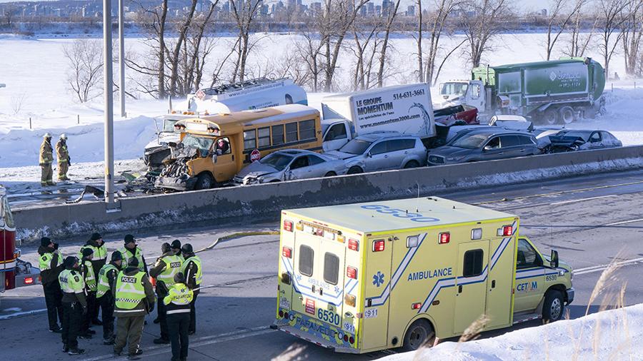 В массовом ДТП в Канаде погибли двое и пострадали около 150 человек<br />
