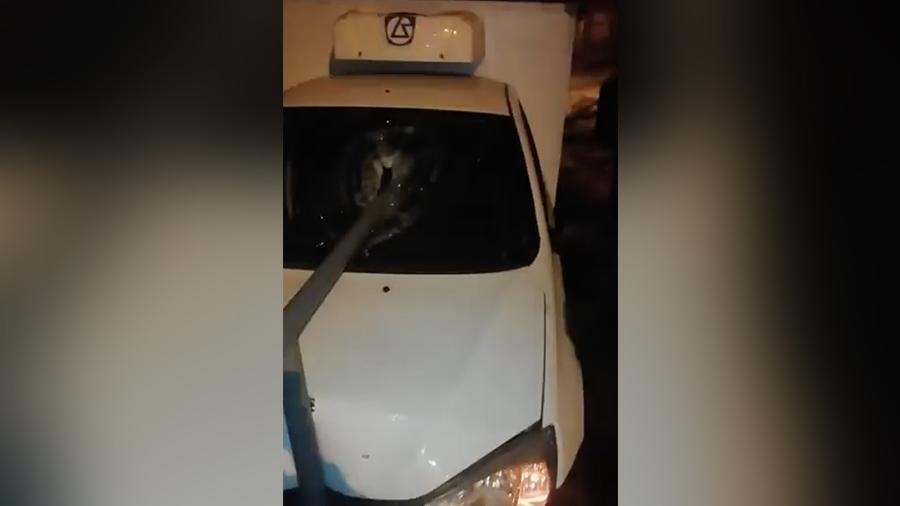 Водитель и пассажир едва не погибли в необычном ДТП в Ялте<br />
