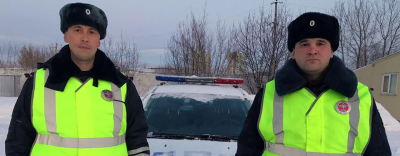 <br />
        В Татарстане автоинспекторы помогли дальнобойщику из Удмуртии, оказавшемуся в трудной ситуации на дороге     