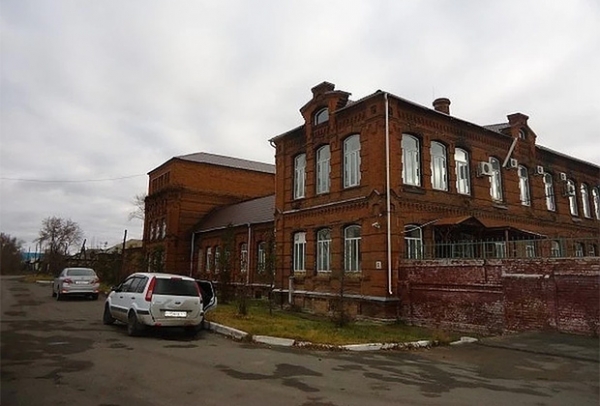<br />
Три российские пенсионерки возродили закрытый водочный завод. Подпольный бизнес принес им миллионы<br />
